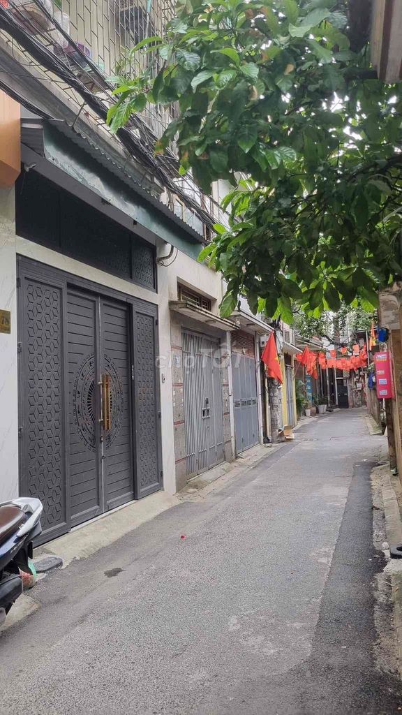 Lô góc Đại La, ngõ thông 3 thoáng, tặng nội thất xịn, ngõ rộng, 39m*5T