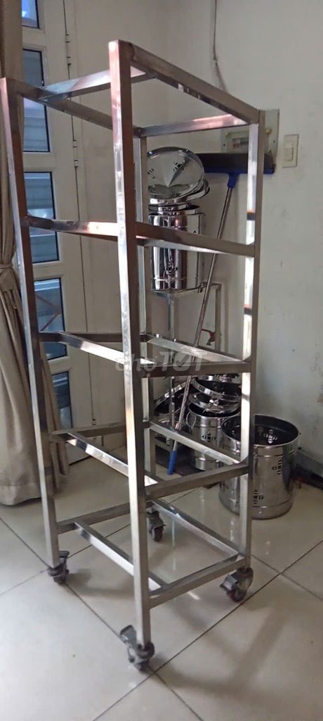 Kệ Inox 304 4 tầng Mới 80%. Mua bán Tủ, kệ gia đình tại Quận 10 Tp Hồ Chí Minh được đăng bởi C­ửa hàng Ngọc Thúy hình 1