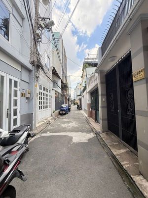 cho thuê nhà đg.đất thánh.p6.tân bình