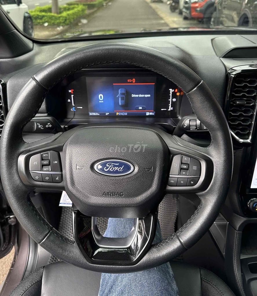 Ford Everest 2023 Titanium 2.0L 4x2 AT - 33000 km. Mua bán Ô tô tại Quận 12 Tp Hồ Chí Minh được đăng bởi Văn Bình hình 6