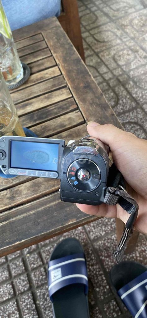 Máy quay phim Canon FS100 Bạc. Mua bán Máy ảnh, Máy quay tại Thành phố Bến Tre Bến Tre được đăng bởi Thạch thanh long hình 1