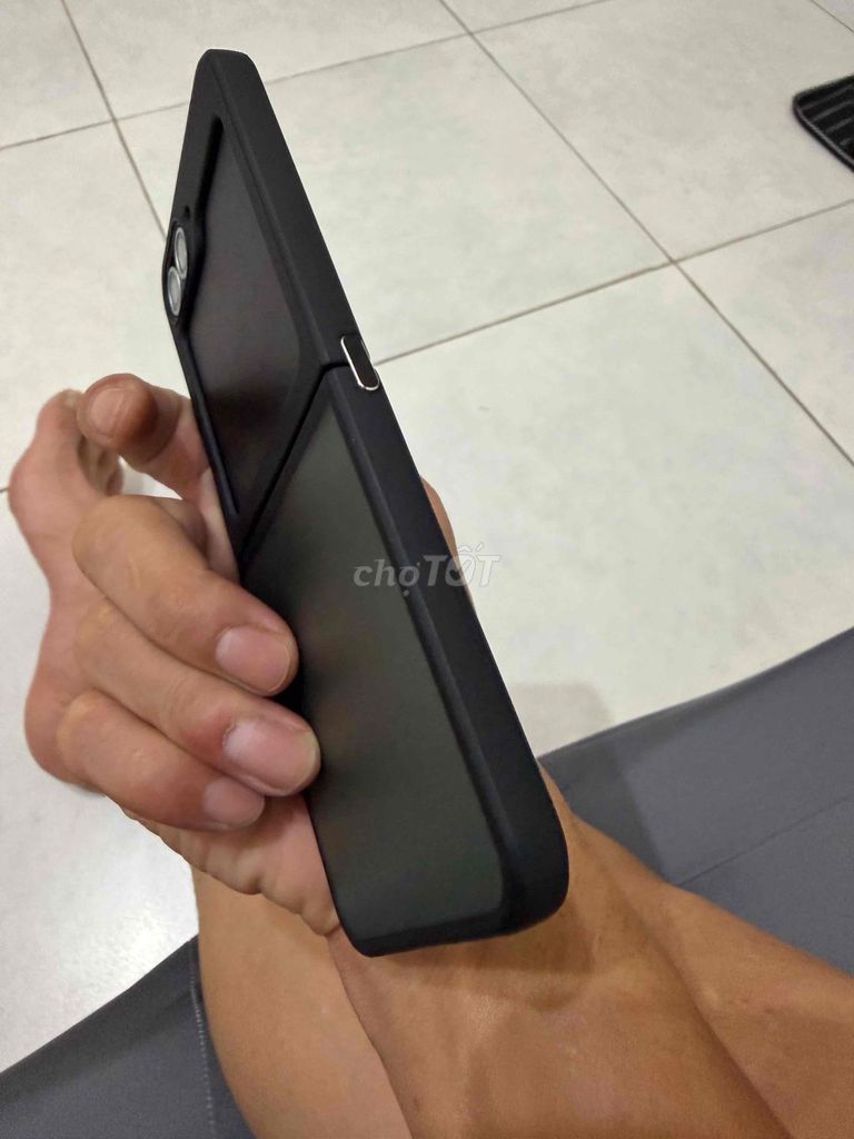 Samsung Z Flip 6 256GB Đen. Mua bán Điện thoại tại Quận Gò Vấp Tp Hồ Chí Minh được đăng bởi Bùi Anh Tú hình 1