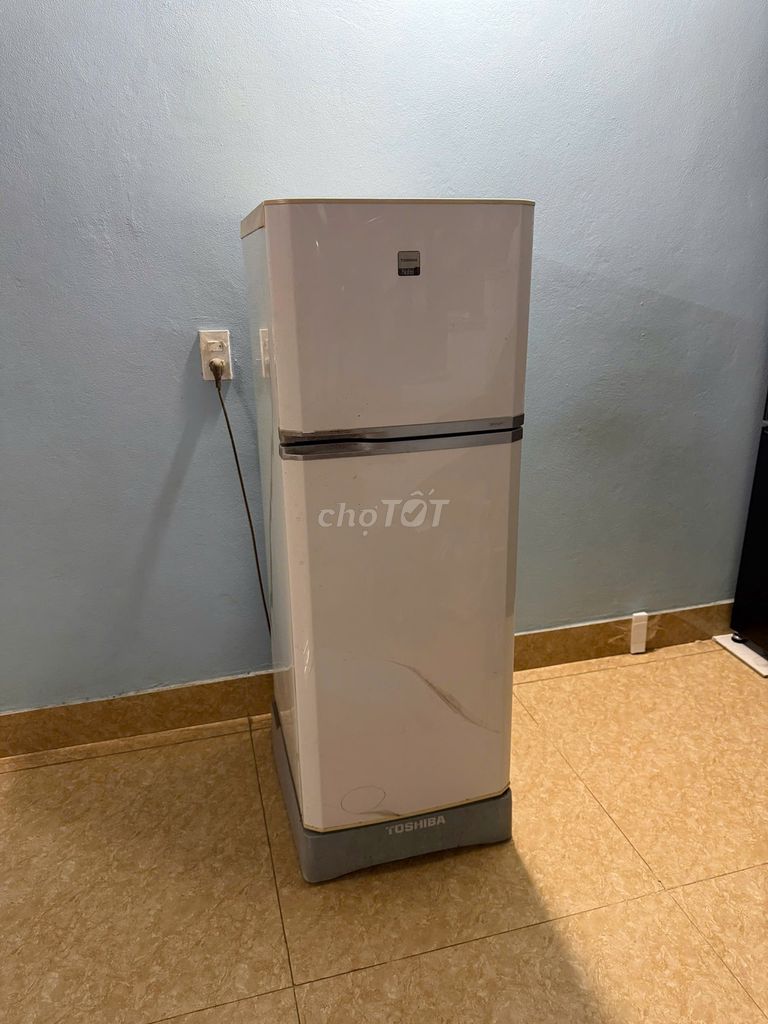 Tủ lạnh Toshiba GR-H15VPT 145 lít  Trắng. Mua bán Tủ lạnh tại Huyện Sóc Sơn Hà Nội được đăng bởi Vuong Xuan Hung hình 1
