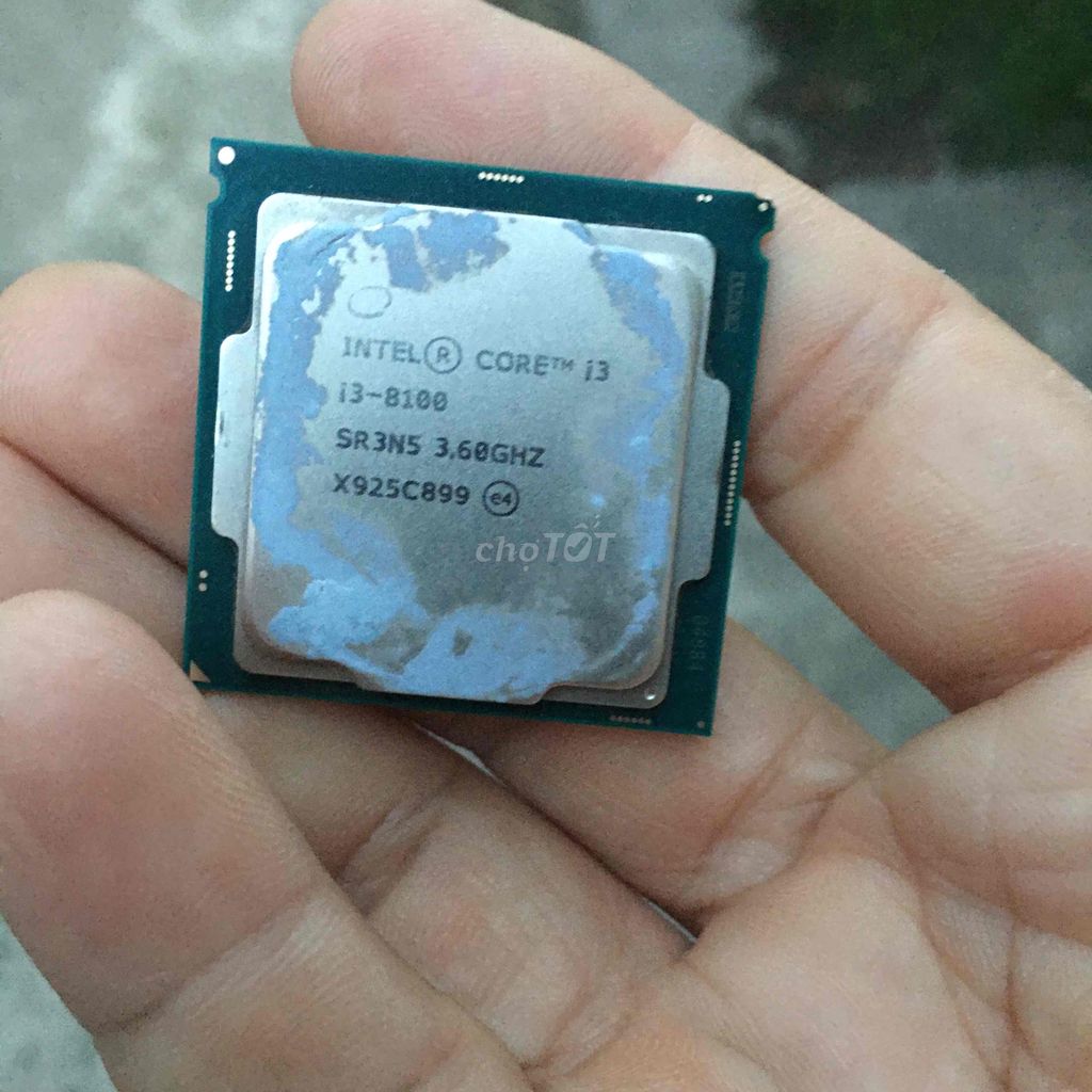 Chip I3-8100