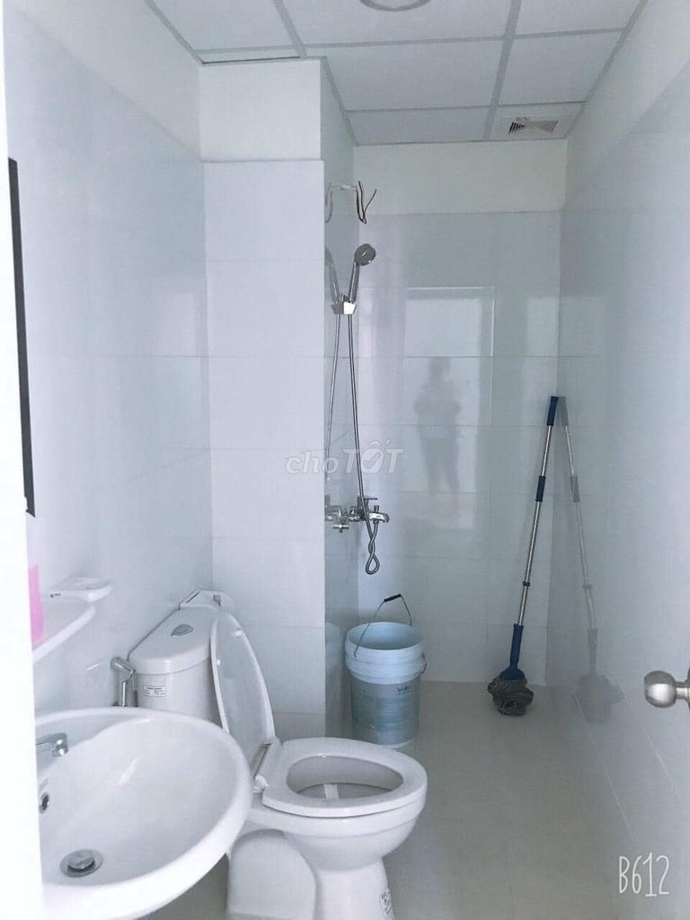 căn 2pn1wc cc topaz 6tr, cọc 1 tháng, tầng trung view mát cả ngày