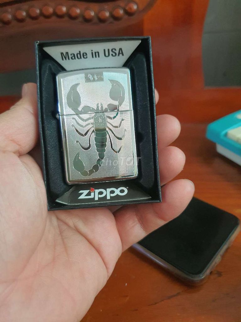 Hộp quẹt zippo bạc hình bò cạp khắc chìm cực đẹp