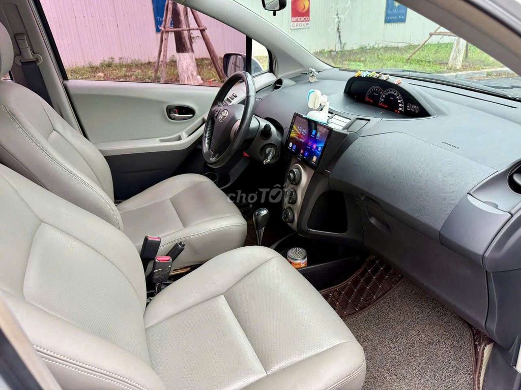 Toyota Yaris 2011 nhập khẩu, màu bạc, 5 chỗ. Mua bán Ô tô tại Huyện Đông Anh Hà Nội được đăng bởi Vương Mạnh hình 2