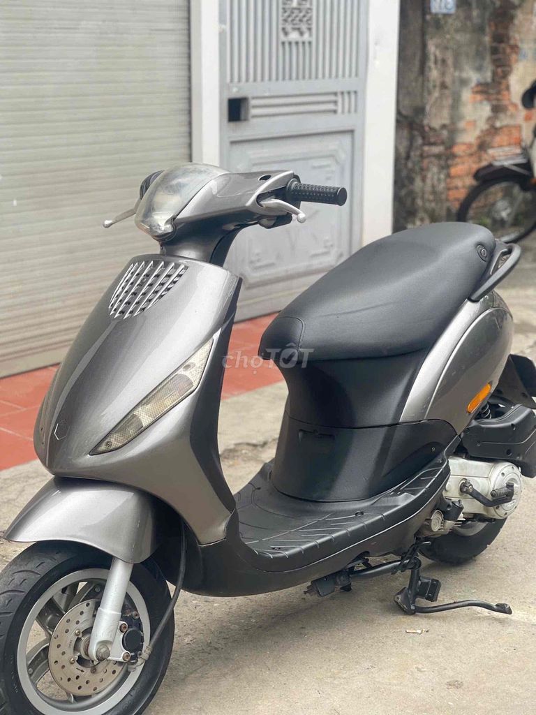 Скутер Piaggio Zip 100cc серый 2015 родной мотор
