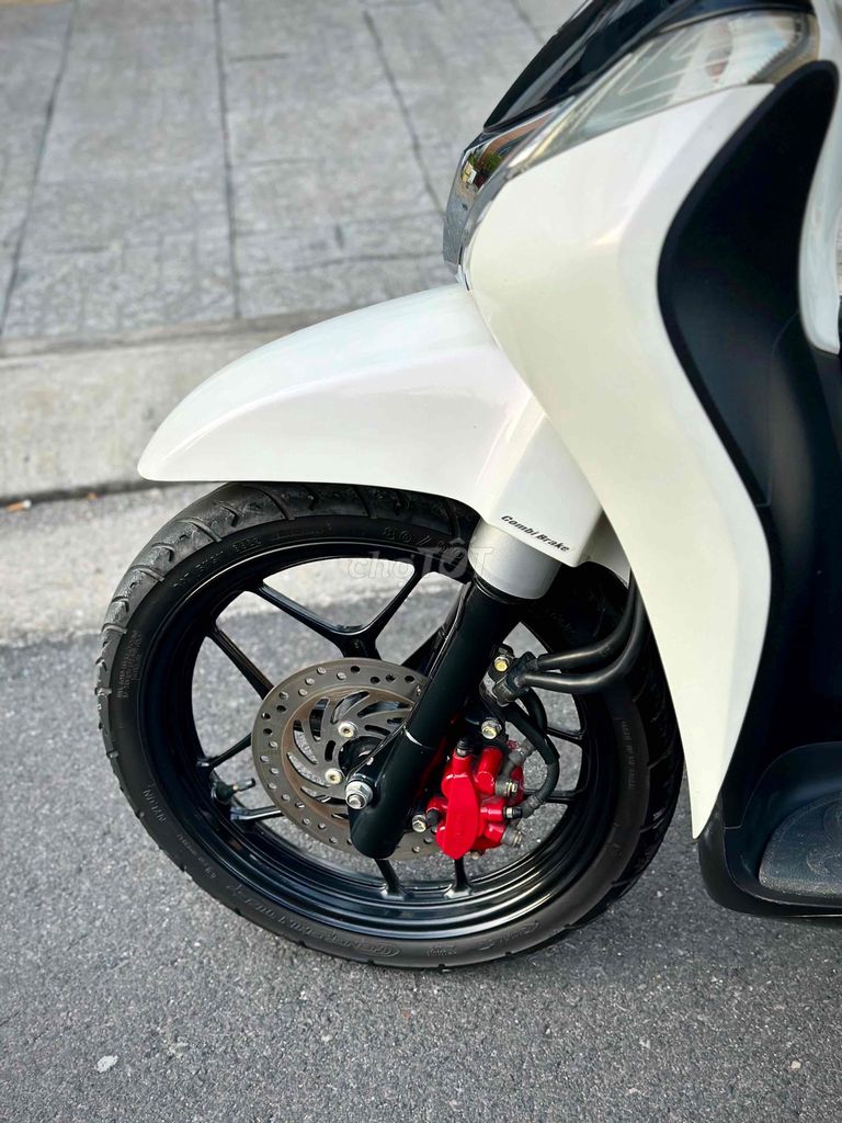 SH Mode 2018 màu trắng ngà quá Sang trọng ❤️. Mua bán Xe máy tại Thành phố Vũng Tàu Bà Rịa - Vũng Tàu được đăng bởi Xe Máy Cũ Vũng Tàu 72 hình 6