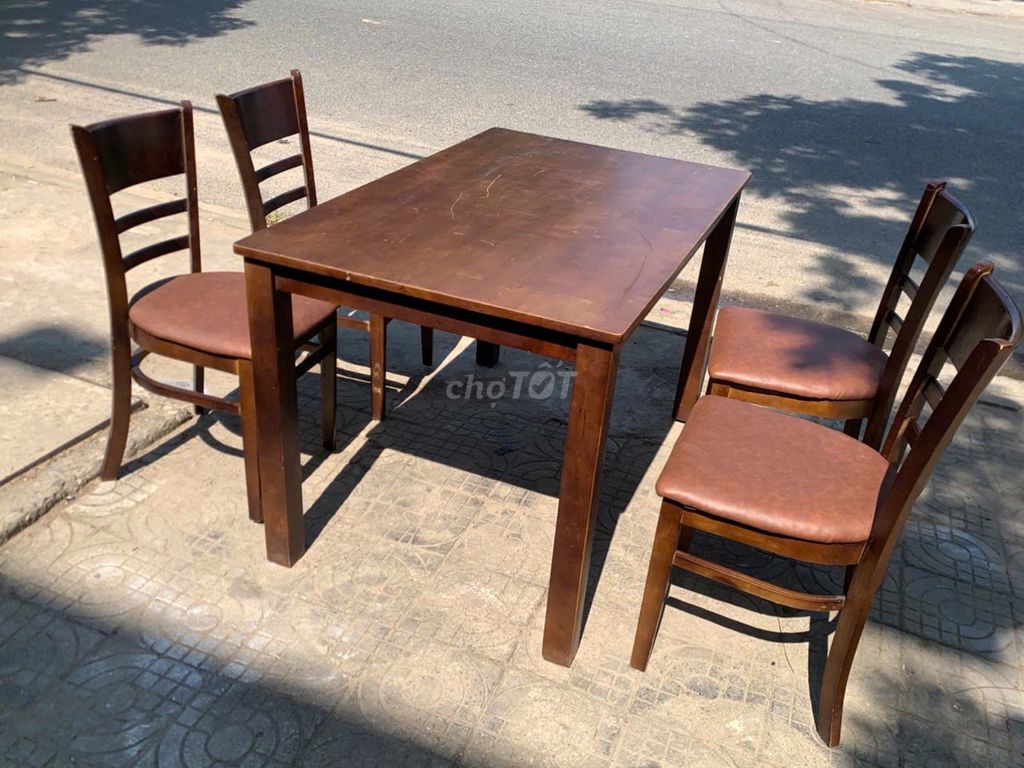 Bộ bàn ghế ăn Gỗ cabin. Dịch vụ dọn dẹp nhà tại Quận Sơn Trà Đà Nẵng được đăng bởi THẾ GIỚI ĐỒ CŨ ĐÀ NẴNG hình 1