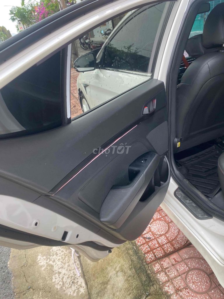 Hyundai Elantra 2019 Sport 1.6 AT - 134000 km. Mua bán Ô tô tại Thành phố Cam Ranh Khánh Hòa được đăng bởi Nguyễn quốc bảo  hình 4