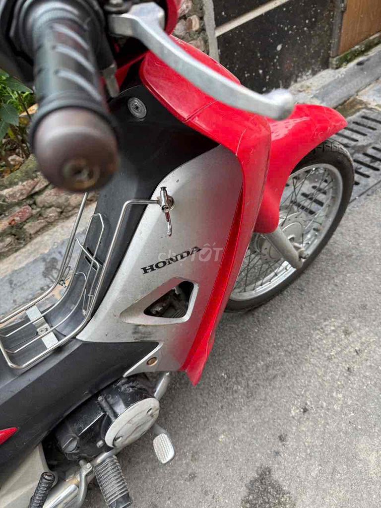 e bán wawe a màu đỏ máy ngon sẵn đi lâu dài ạ. Mua bán Xe máy tại Quận Long Biên Hà Nội được đăng bởi Nguyen Chung hình 6