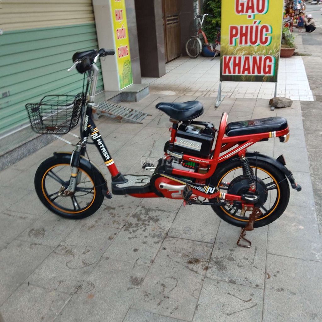 Xe đạp điện Hitasa Đỏ đen. Mua bán Xe điện tại Huyện Trảng Bom Đồng Nai được đăng bởi đinh long hình 3
