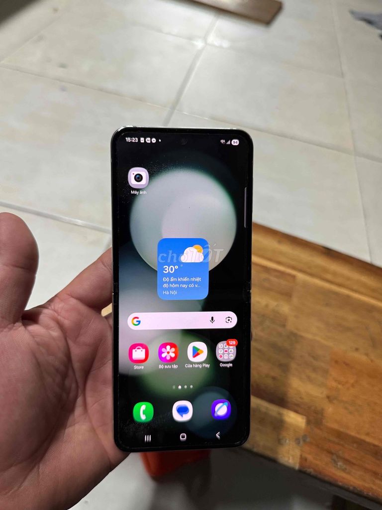 Samsung Galaxy Z Flip 5Bạc. Mua bán Điện thoại tại Quận 12 Tp Hồ Chí Minh được đăng bởi Trinh Thu hình 1