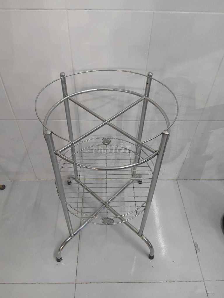 Kệ đựng bình nước Kim loại Bạc còn mới. Mua bán Tủ, kệ gia đình tại Quận Gò Vấp Tp Hồ Chí Minh được đăng bởi Nguyệt Nga hình 1