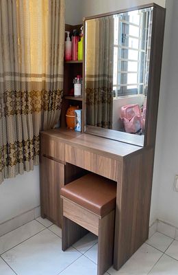 BÀN TRANG ĐIỂM GỖ MDF 158x80x40 mới 90%. Mua bán Nội thất, đồ gia dụng khác tại Quận 7 Tp Hồ Chí Minh được đăng bởi Kelly Hoàng