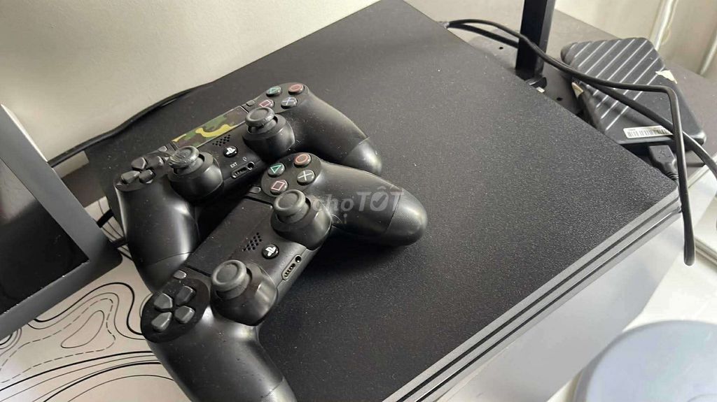 Máy chơi game Sony PS4 Pro 1TB Đen. Mua bán Thiết bị chơi game tại Thành phố Rạch Giá Kiên Giang được đăng bởi Tấn Lộcc hình 1