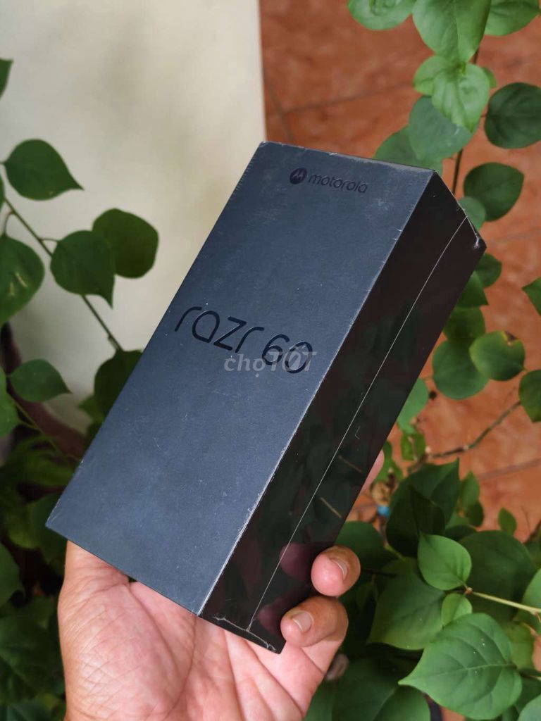 Motorola Razr 50 Điện thoại gập Mới 100%. Mua bán Điện thoại tại Quận Bình Tân Tp Hồ Chí Minh được đăng bởi Phú Nguyên hình 1