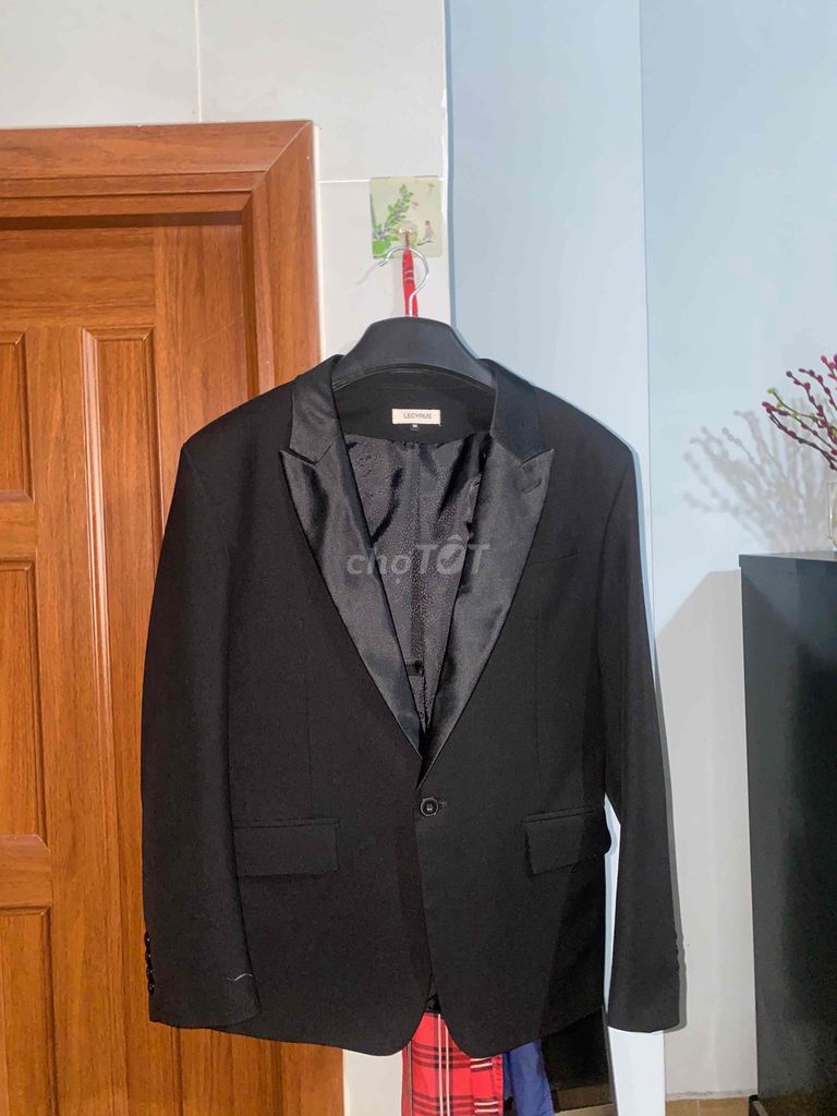 Áo tuxedo nam Lecyrus đen size M đã sử dụng. Mua bán Quần áo tại Quận Bình Tân Tp Hồ Chí Minh được đăng bởi Bé Pam hình 1