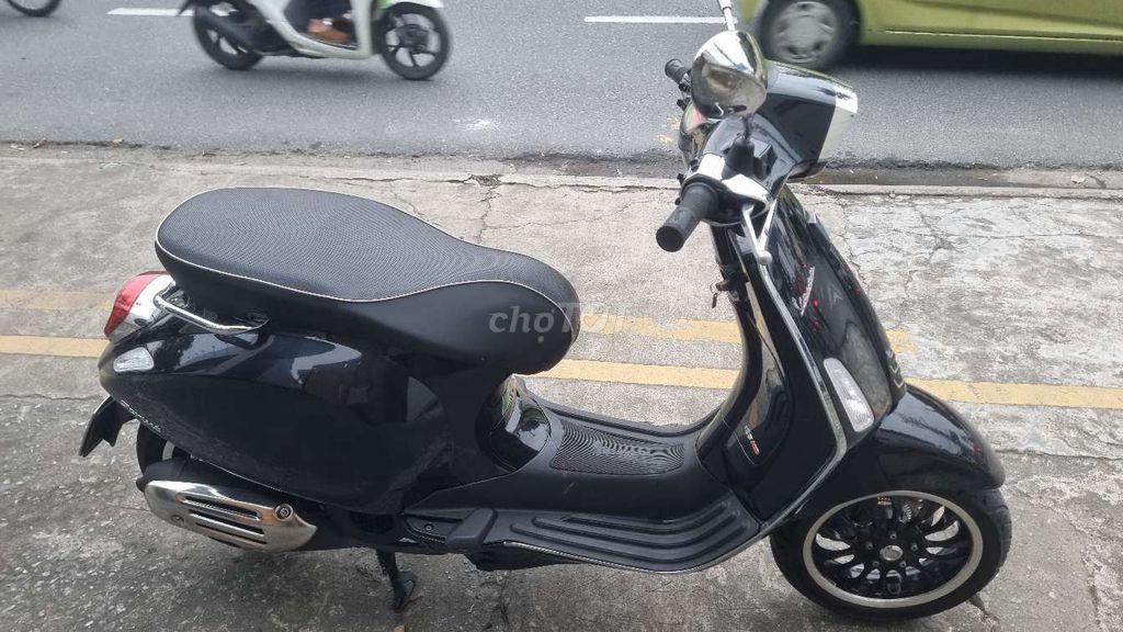 Piaggio Vespa Sprint 2022 Đen 4000 km. Mua bán Xe máy tại Quận Hải Châu Đà Nẵng được đăng bởi Dức long hình 4