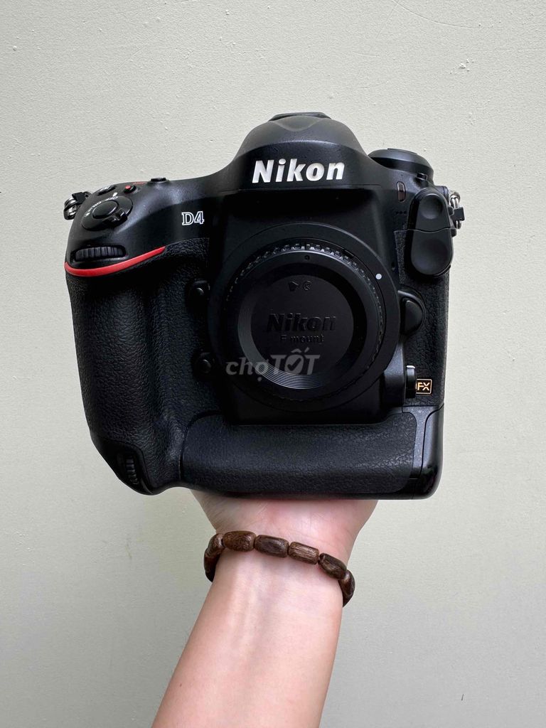 Nikon D4 đẹp long lanh xách Us