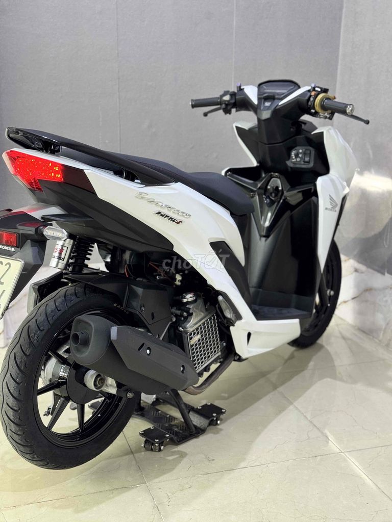 Honda Vario 125i Trắng đen. Mua bán Xe máy tại Thị xã Phú Mỹ Bà Rịa - Vũng Tàu được đăng bởi 72 motorcycle shop hình 4