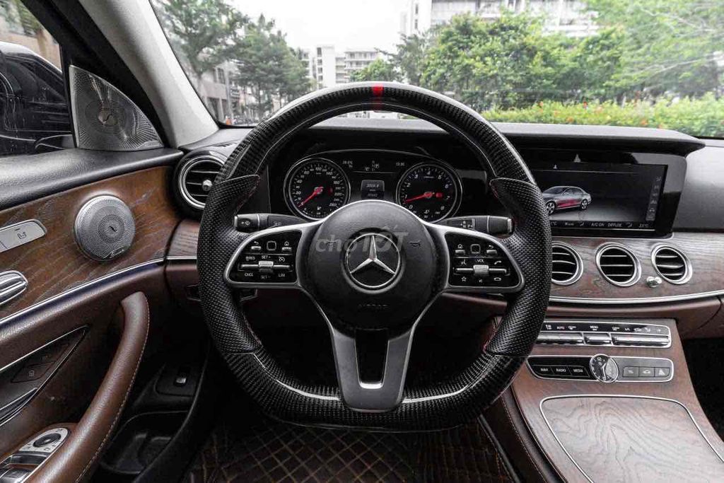 E200 2020 up full E63 màu đen nội thất nâu giá tôt. Mua bán Ô tô tại Quận 7 Tp Hồ Chí Minh được đăng bởi Dương Phương hình 14