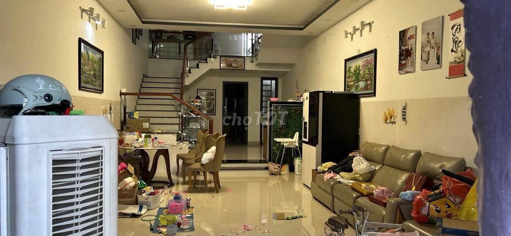 Просторный дом с террасой на крыше в Hòa Xuân — фото 1