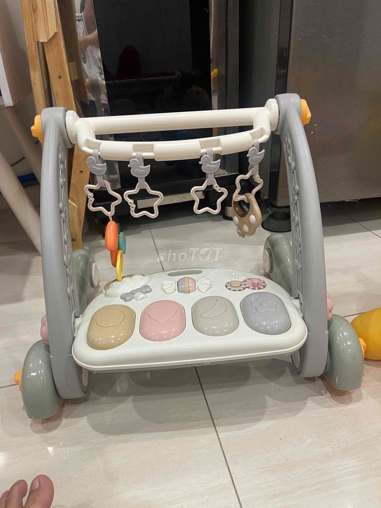 Xe tập đi nhựa Xám, trắng, hồng có nhạc. Mua bán Mẹ và bé tại Thành phố Thủ Đức Tp Hồ Chí Minh được đăng bởi Kiên Nguyễn hình 1