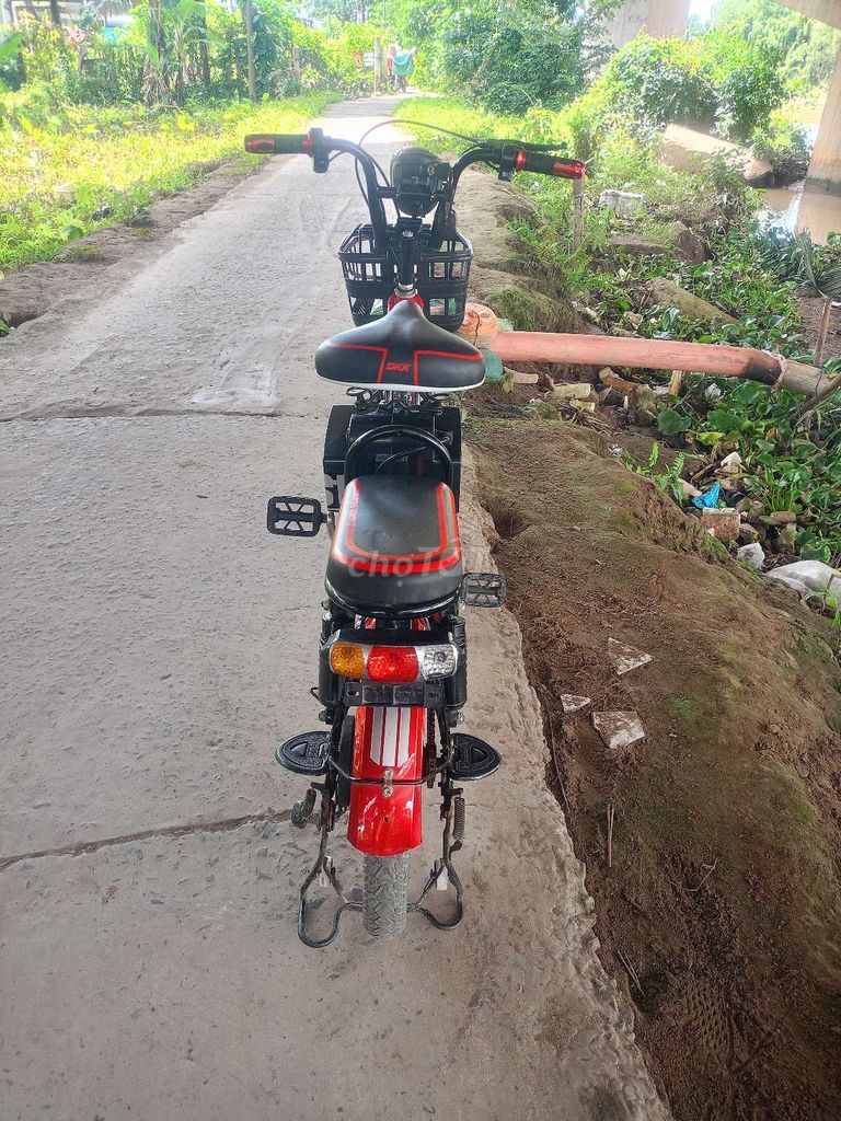 Cần bán xe đạp điện sonsu còn mới, đèn còi đầy đủ,. Mua bán Xe điện tại Thị xã Bình Minh Vĩnh Long được đăng bởi Thanh Lê hình 3