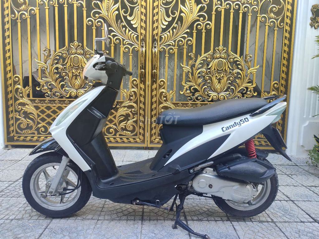 XE KYMCO CANDY 50CC ĐẸP SẠCH SẼ NHƯ HÌNH BS 43. Mua bán Xe máy tại Quận Cẩm Lệ Đà Nẵng được đăng bởi Minh Quân hình 1