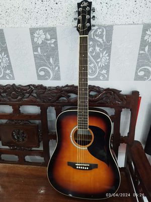 Acoustic Guitar Italya