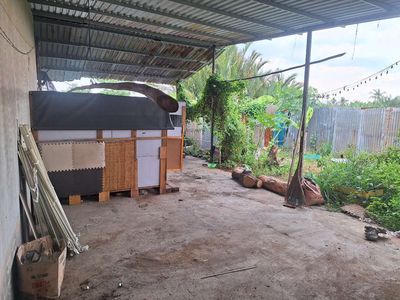 Đất +mái nhà tôn Dtsd110m² cổng rào riêng biệt điện nước đây đủ