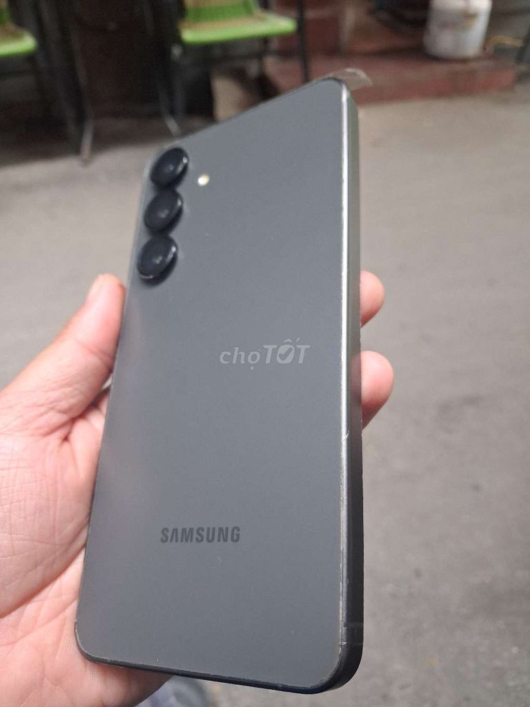 Samsung S24FE 128GB Xám 99% mới. Mua bán Điện thoại tại Quận Đống Đa Hà Nội được đăng bởi Dung hình 1
