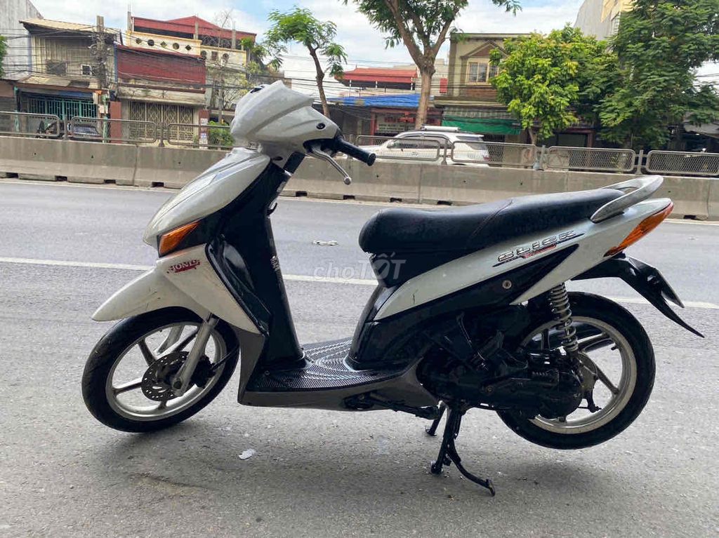 Xe click êm zin đẹp như hình. Mua bán Xe máy tại Quận Hồng Bàng Hải Phòng được đăng bởi Ly  hình 2