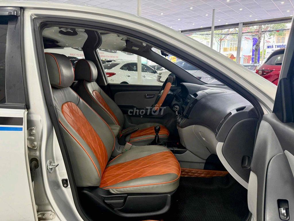 Hyundai Avante 2014 1.6 MT xe gia đình sử dụng. Mua bán Ô tô tại Thành phố Thủ Dầu Một Bình Dương được đăng bởi Dương Tuấn Anh hình 8