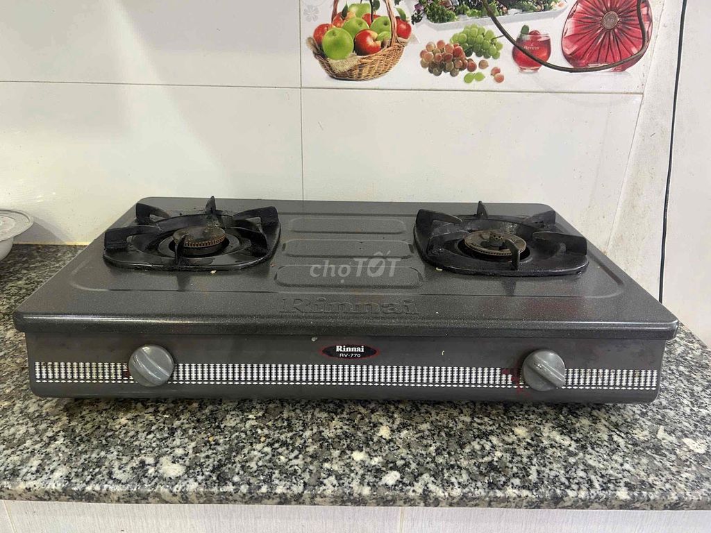 Bếp ga Rinnai và bình ga lớn. Mua bán Bếp, lò, đồ điện nhà bếp tại Quận Bình Thạnh Tp Hồ Chí Minh được đăng bởi Cầm Đồ Đại Tín hình 1