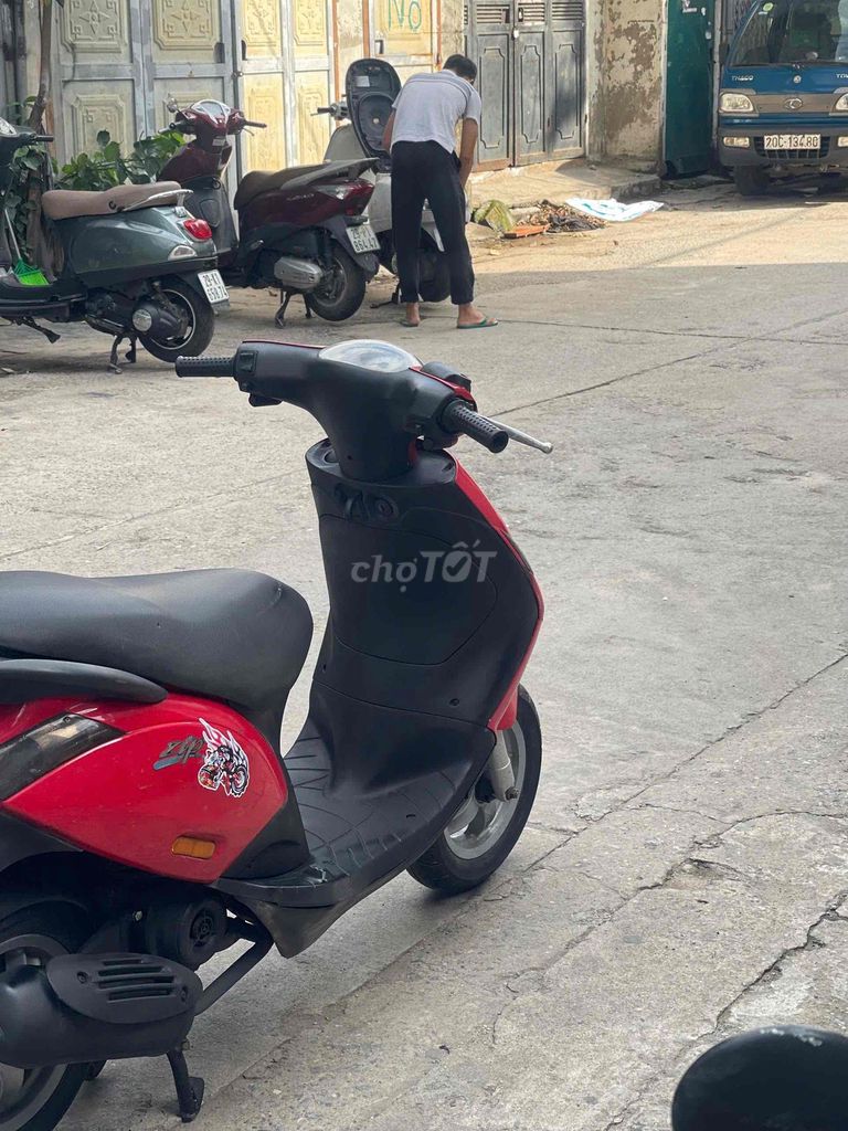 Piaggio Zip красный как новый