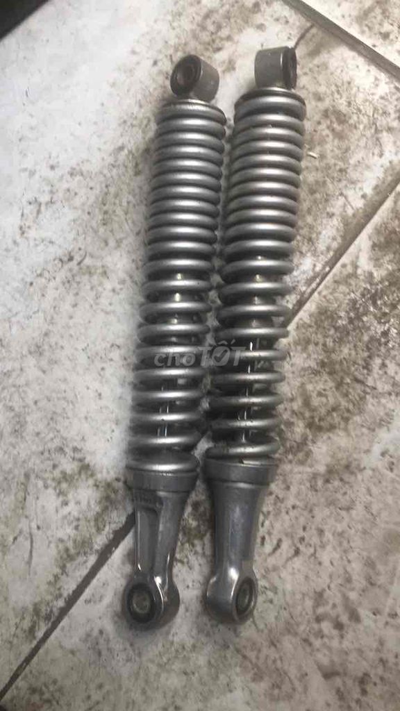 dên future zin , cặp phiộc sau zin. Mua bán Phụ tùng xe tại Quận 6 Tp Hồ Chí Minh được đăng bởi k hình 8