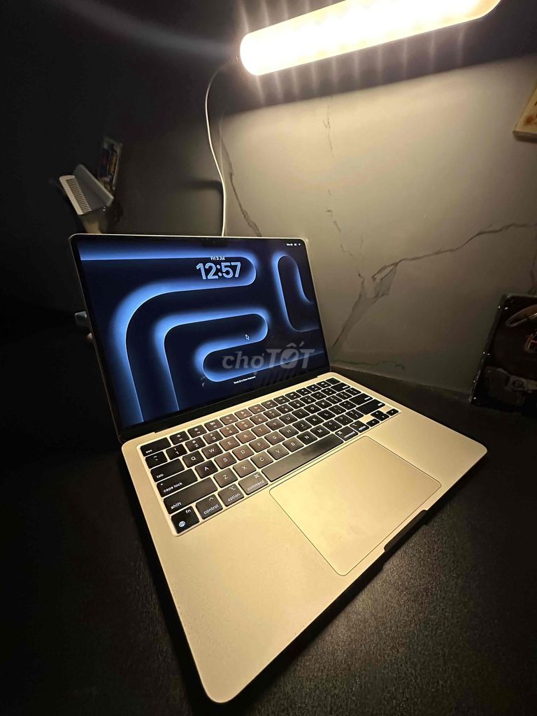 Apple MacBook Air M2 8GB/256GB Bạc Đã sử dụng. Mua bán Laptop tại Quận Gò Vấp Tp Hồ Chí Minh được đăng bởi Lê Trần Hoài Lộc hình 1