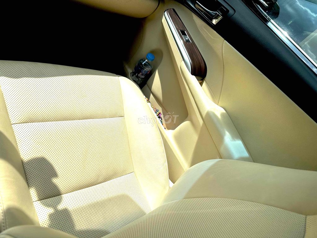 Toyota Camry 2018 2.0E - 50000 km. Mua bán Ô tô tại Quận Phú Nhuận Tp Hồ Chí Minh được đăng bởi SƠN hình 4