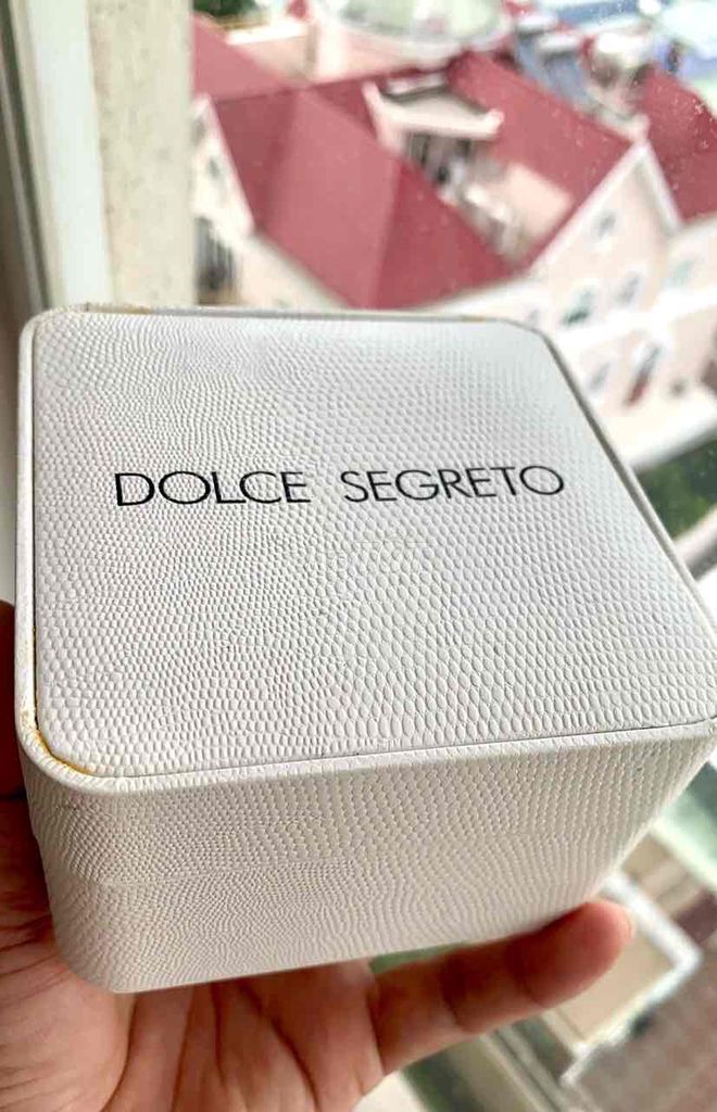 Đồng hồ Dolce Segreto thương hiệu đến từ Italia