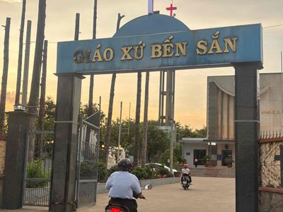 MT 12 -17m xe hoi vi vu đậu trong ,trước cửa ,hình ảnh thật hiện tại.