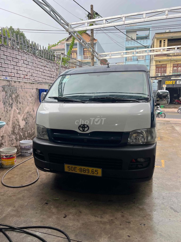 Toyota Hiace, белый
