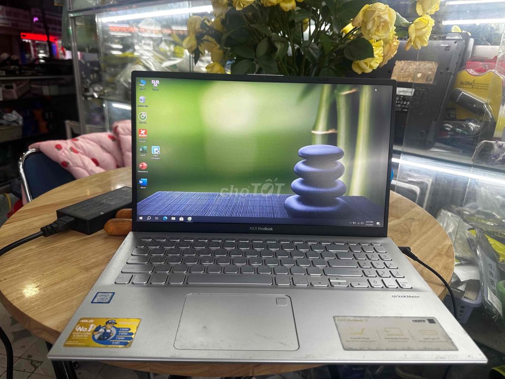 Asus VivoBook 15 8GB 256GB Intel Core i3-8145u