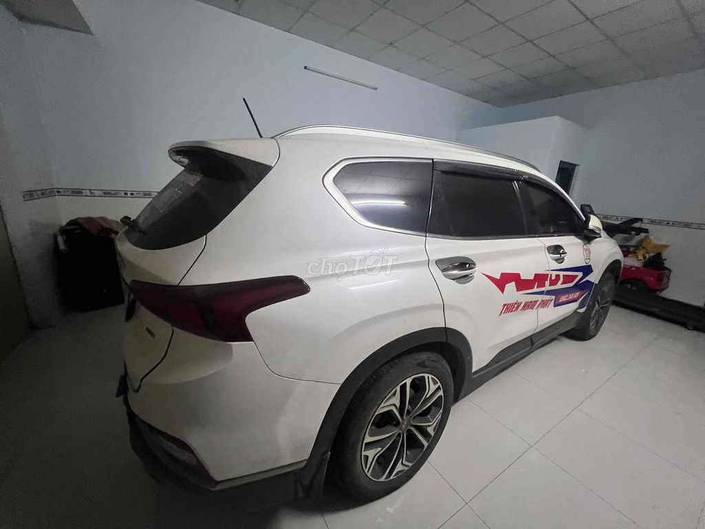 Hyundai Santa Fe 2019 2.4L - 37000 km. Mua bán Ô tô tại Thành phố Thuận An Bình Dương được đăng bởi Phạm Hoài Nam hình 2