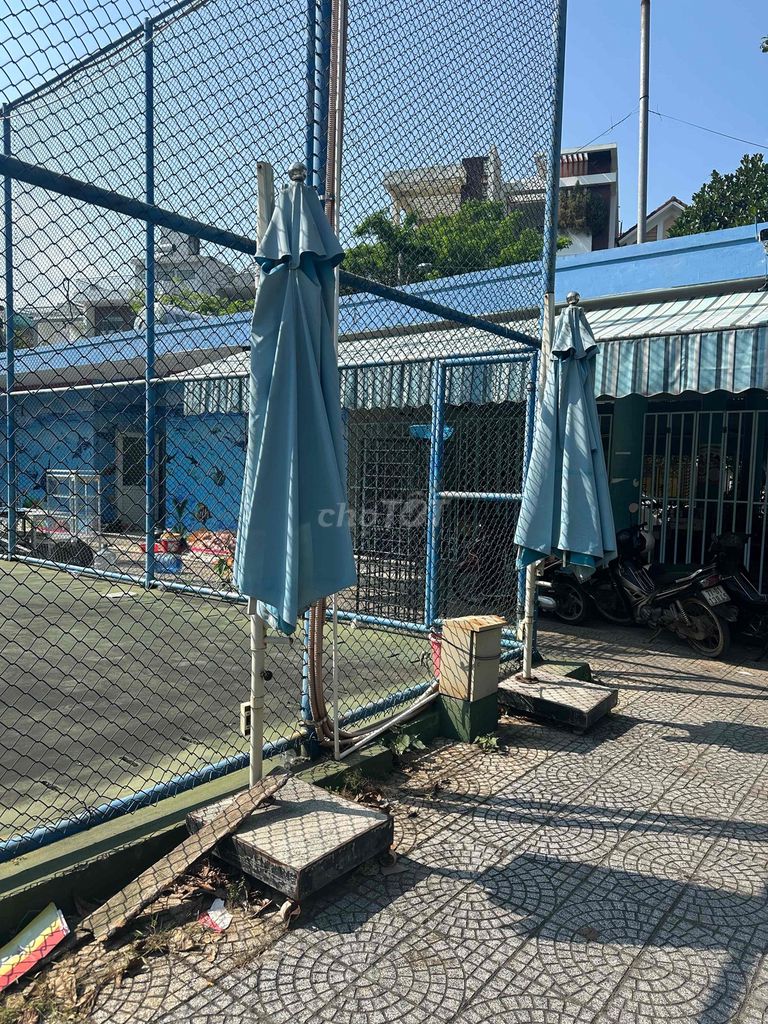 🔥 Thanh lý 2 cây dù lớn che nắng ngoài trời 🔥. Mua bán Nội thất, đồ gia dụng khác tại Quận Hải Châu Đà Nẵng được đăng bởi Loan Nguyễn hình 1