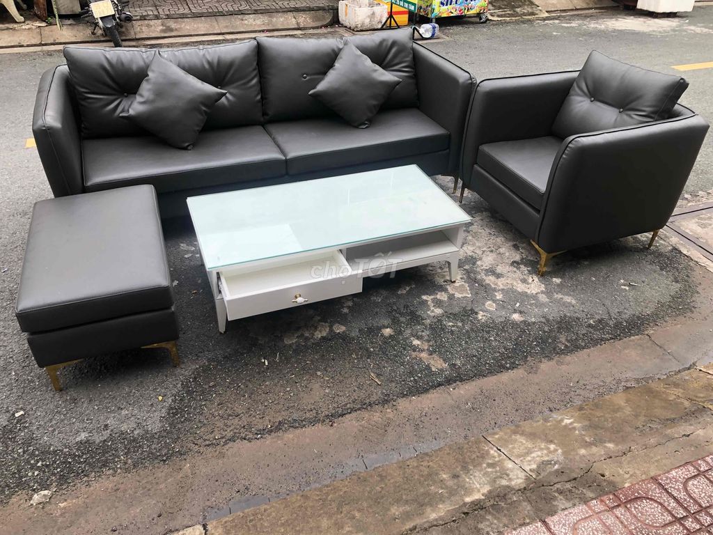 thanh lý sofa da mới đẹp 98%