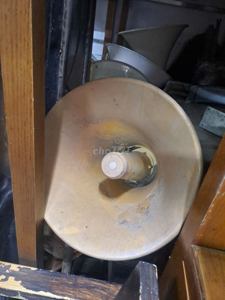 Loa phóng thanh Vàng nhạt. Mua bán Tivi, Âm thanh tại Quận Hoàng Mai Hà Nội được đăng bởi Kho kỷ vật thời gian hình 1