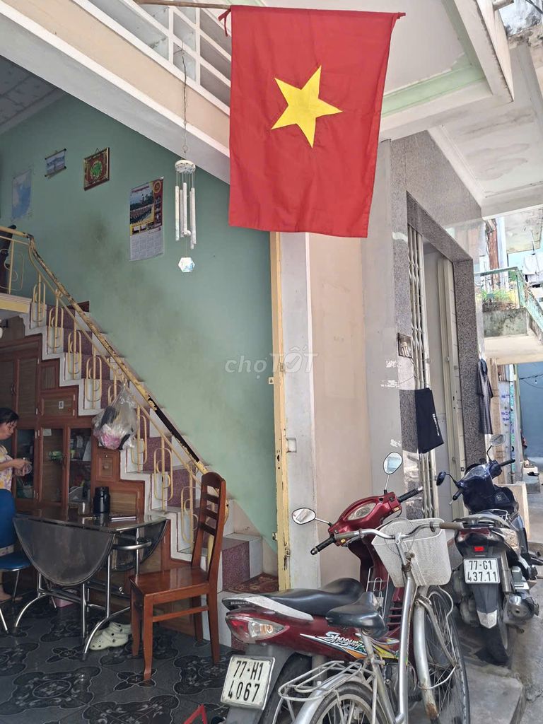 Chính chủ cần bán nhà 1 trệt 1 lửng phường hải cảng, gần biển quy nhơn Chính chủ cần bán nhà 1 trệt 1 lửng phường hải cảng, gần biển quy nhơn